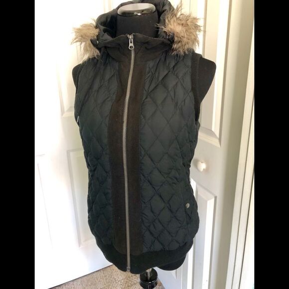 Great vest by Eddie Bauer in size small - Picture 1 of 5